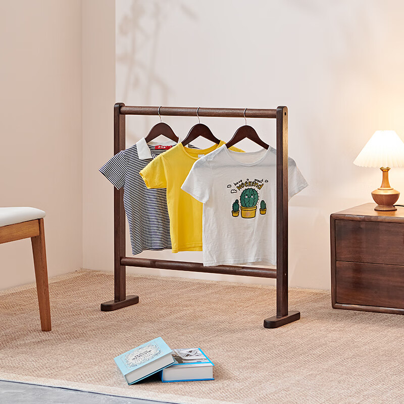 融自然與現(xiàn)代于一體 美雪兒定制黑胡桃木衣帽架的實(shí)用美學(xué)